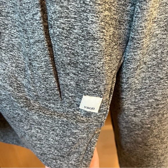 Vuori Granite Cropped Hoodie - Picture 3 of 4